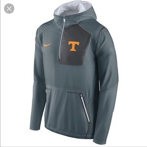 Nike Volunteers Alpha Fly Rush Half-Zip Pullover